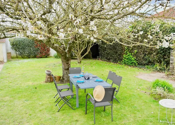 Coup De Coeur Assure Pour Cette Charmante Maison A 400 M De La 度假居 圣吉尔-克鲁瓦德维